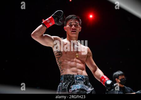 Bangkok, Thaïlande. 05 août 2023. Tawanchay de Thaïlande vu lors de la One Fight Night 13 au Lumpinee Boxing Stadium. Chingiz Allazov, champion du monde de kickboxing poids plume, a conservé son titre après un duel de va-et-vient avec Marat Grigorian, deuxième candidat classé. Crédit : SOPA Images Limited/Alamy Live News Banque D'Images