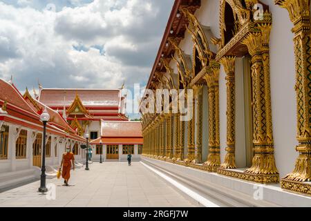 Bangkok, Thaïlande - 30 juin 2023 : Temple bouddhiste Wat Chana Songkram Rajchaworamahavihan Banque D'Images