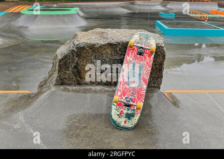 Plzen, République tchèque. 9 août 2023. Un skateboard dans un nouveau skate Park à Plzen, République tchèque, le mardi 9 août 2023. Crédit : Miroslav Chaloupka/CTK photo/Alamy Live News Banque D'Images