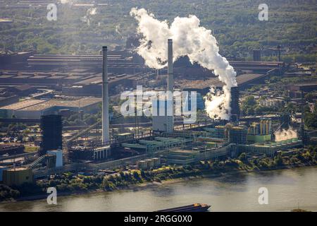 Luftbild, ThyssenKrupp Steel Europe - Werksgelände, Rauchwolke, Schwelgern, Marxloh, Duisburg Ruhrgebiet, Nordrhein-Westfalen, Deutschland Banque D'Images