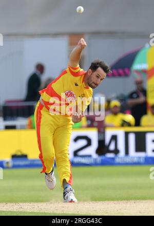 Nottingham, Royaume-Uni. 09 août 2023. 9 août 2023 : Trent Bridge Cricket Ground, Nottingham. Événement : The Hundred Cricket : Nottingham Rockets v Northern Superchargeurs. Légende : Lewis Gregory (Trent Rockets) bowling. Photo : Mark Dunn/Alamy Live News (Sport) crédit : Mark Dunn Photography/Alamy Live News Banque D'Images