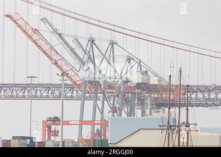 21 février 2023 Lisbonne, Portugal : travaux de construction au port maritime Banque D'Images