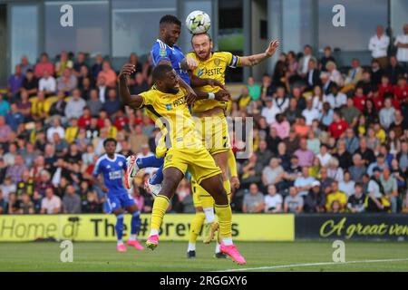 Burton upon Trent, Royaume-Uni. 09 août 2023. John Brayford #2 de Burton Albion est en tête du match de la coupe Carabao Burton Albion vs Leicester City au Pirelli Stadium, Burton upon Trent, Royaume-Uni, le 9 août 2023 (photo de Gareth Evans/News Images) à Burton upon Trent, Royaume-Uni le 8/9/2023. (Photo Gareth Evans/News Images/Sipa USA) crédit : SIPA USA/Alamy Live News Banque D'Images