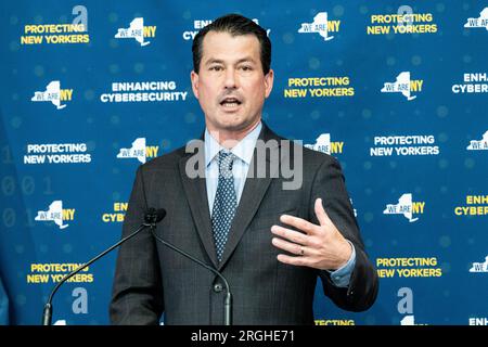 Brooklyn, États-Unis. 09 août 2023. Jake Braun, conseiller principal du secrétaire du Département américain de la sécurité intérieure (DHS) à la Direction de la gestion, prend la parole lors d'un événement à la NYU Tandon School of Engineering à Brooklyn, New York, où un plan de cybersécurité de l'État de New York a été annoncé. Crédit : SOPA Images Limited/Alamy Live News Banque D'Images