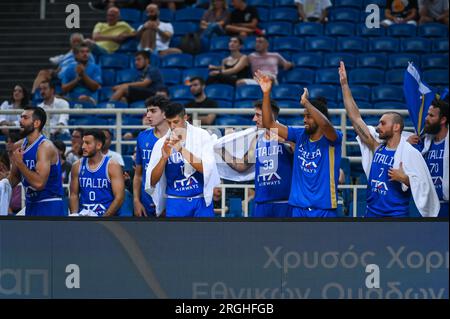 Athènes, Grèce. 09 août 2023. Les joueurs de banc Italys lors du match du tournoi Aegean Acropolis entre l'Italie et la Serbie au stade Oaka le 9 août 2023, à Athènes, Grèce. Crédit : Agence photo indépendante/Alamy Live News Banque D'Images