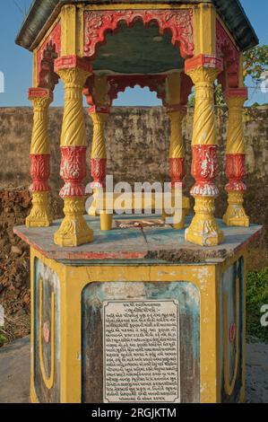 09 01 2008 Vintage Chhatri of Butio Piplo Smruti Sthal Shree Swaminarayan Mandir Chhapaiya Mankapur Rd, Chhapaiya, Uttar Pradesh Inde Asie. Banque D'Images