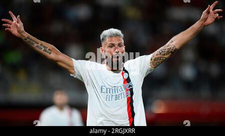 Olivier Giroud de l'AC Milan réagit lors du match de football Trofeo Silvio Berlusconi entre l'AC Monza et l'AC Milan. Banque D'Images