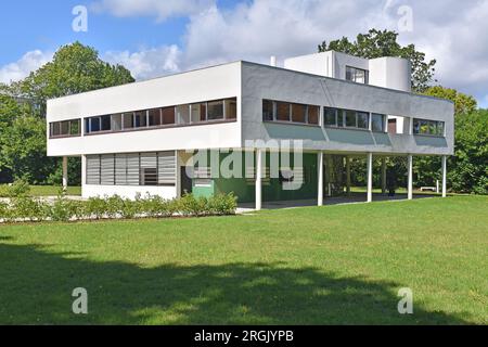 Villa Savoye, chef-d'œuvre du mouvement moderne, architecte le Corbusier, construite 1922-31, style puriste, vue extérieure Banque D'Images