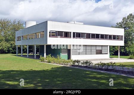 Villa Savoye, chef-d'œuvre du mouvement moderne, architecte le Corbusier, construite 1922-31, style puriste, vue extérieure Banque D'Images