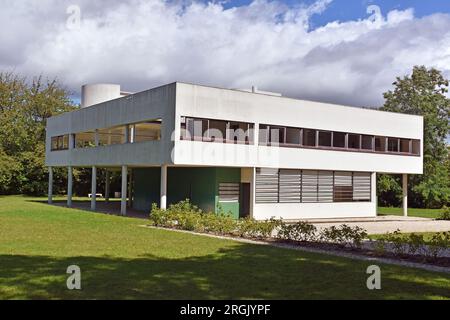 Villa Savoye, chef-d'œuvre du mouvement moderne, architecte le Corbusier, construite 1922-31, style puriste, vue extérieure Banque D'Images