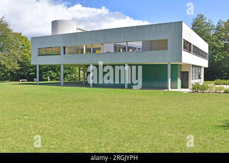 Villa Savoye, chef-d'œuvre du mouvement moderne, architecte le Corbusier, construite 1922-31, style puriste, vue extérieure Banque D'Images