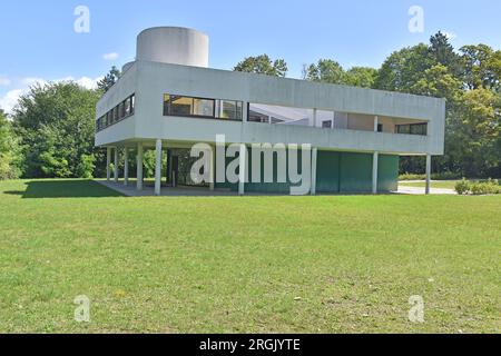 Villa Savoye, chef-d'œuvre du mouvement moderne, architecte le Corbusier, construite 1922-31, style puriste, vue extérieure Banque D'Images