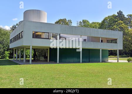 Villa Savoye, chef-d'œuvre du mouvement moderne, architecte le Corbusier, construite 1922-31, style puriste, vue extérieure Banque D'Images