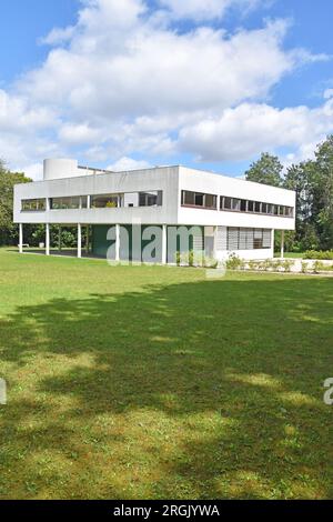 Villa Savoye, chef-d'œuvre du mouvement moderne, architecte le Corbusier, construite 1922-31, style puriste, vue extérieure Banque D'Images