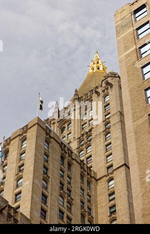 Nomad : Landmark New York Life Insurance Company Building, 51 Madison Avenue, fait partie des gratte-ciel gothiques les plus connus de Cass Gilbert. Banque D'Images