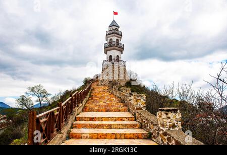 La Tour de la victoire (Zafer Kulesi) dans le district de Goynuk. Goynuk, Bolu, Turquie. Banque D'Images