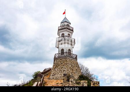 La Tour de la victoire (Zafer Kulesi) dans le district de Goynuk. Goynuk, Bolu, Turquie. Banque D'Images