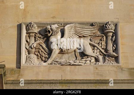 Détail sur le bâtiment taylorien ou la bibliothèque universitaire Taylor Institute à côté du musée Ashmolean à St Giles' Oxford England par Charles Cockerell Banque D'Images