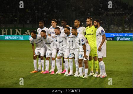 Athènes, Grèce. 09 août 2023. Photo commémorative de l'équipe de Marseille avant le début du match. (Photo de Dimitrios Karvountzis/Pacific Press) crédit : Pacific Press Media production Corp./Alamy Live News Banque D'Images