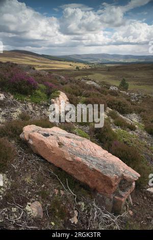 Les montagnes de Cairngorm vues depuis la route de Dava, Speyside, région de Grampian, Écosse. Banque D'Images