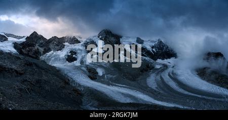 panorama des glaciers de cabane du Mountet avec Glacier Durand et Glacier du Grand Cornier, Valais Banque D'Images