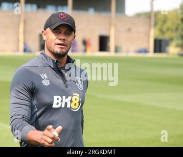 Burnley, Royaume-Uni. 10 août 2023. Vincent Kompany à Burnley v Manchester City Conférence de presse 10 août 2023 à Barnfield Training Ground Credit : Sharon Latham/Burnley FC/Alamy Live News Banque D'Images
