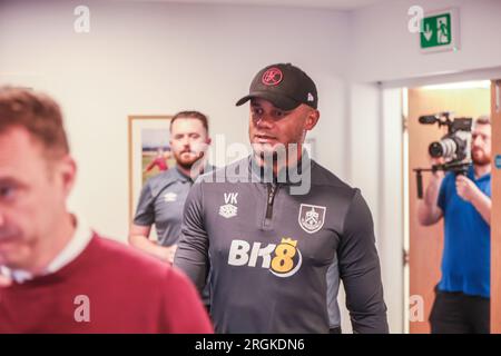 Burnley, Royaume-Uni. 10 août 2023. Vincent Kompany à Burnley v Manchester City Conférence de presse 10 août 2023 à Barnfield Training Ground Credit : Sharon Latham/Burnley FC/Alamy Live News Banque D'Images