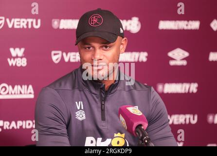 Burnley, Royaume-Uni. 10 août 2023. Vincent Kompany à Burnley v Manchester City Conférence de presse 10 août 2023 à Barnfield Training Ground Credit : Sharon Latham/Burnley FC/Alamy Live News Banque D'Images
