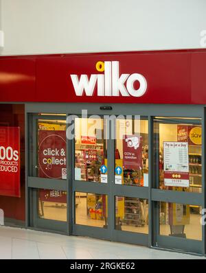 Brentwood Essex 10 août 2023 Wilko s'effondre dans l'administration mettant 12 000 emplois à risque la chaîne de rue de la haute Wilko a déclaré qu'il a nommé des administrateurs après avoir échoué à obtenir un accord de sauvetage, mettant environ 12 000 emplois à risque. Crédit : Ian Davidson/Alamy Live Banque D'Images