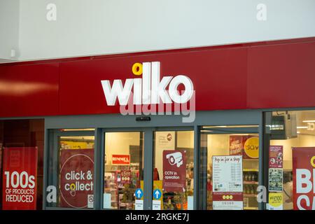 Brentwood Essex 10 août 2023 Wilko s'effondre dans l'administration mettant 12 000 emplois à risque la chaîne de rue de la haute Wilko a déclaré qu'il a nommé des administrateurs après avoir échoué à obtenir un accord de sauvetage, mettant environ 12 000 emplois à risque. Crédit : Ian Davidson/Alamy Live Banque D'Images