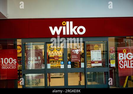 Brentwood Essex 10 août 2023 Wilko s'effondre dans l'administration mettant 12 000 emplois à risque la chaîne de rue de la haute Wilko a déclaré qu'il a nommé des administrateurs après avoir échoué à obtenir un accord de sauvetage, mettant environ 12 000 emplois à risque. Crédit : Ian Davidson/Alamy Live Banque D'Images