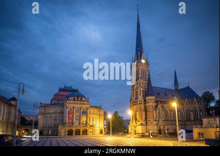 La Theaterplatz ou place du Théâtre, à Chemnitz, en Allemagne Banque D'Images