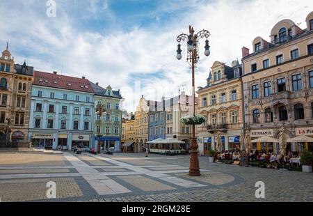 Vue pittoresque de la place historique de Liberec en Bohême, Tchéquie. Banque D'Images