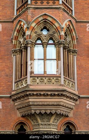 Détails architecturaux, St Pancras Renaissance London Hotel, Euston Road, Londres, Angleterre Banque D'Images