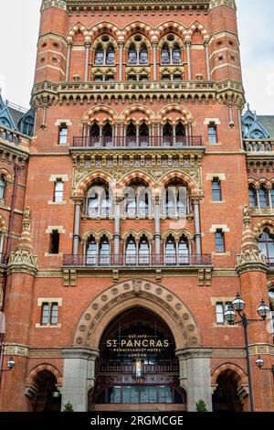 Détails architecturaux, St Pancras Renaissance London Hotel, Euston Road, Londres, Angleterre Banque D'Images