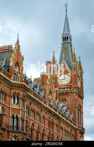 Détails architecturaux, St Pancras Renaissance London Hotel, Euston Road, Londres, Angleterre Banque D'Images