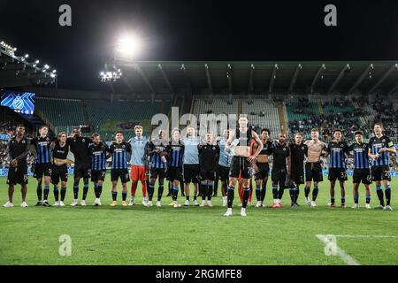 Bruges, Belgique. 10 août 2023. Les joueurs du Club célèbrent après avoir remporté un match de football entre le Belge Club Brugge KV et l'islandais Knattspyrnufelag Akureyrar, jeudi 10 août 2023 à Brugge, la première étape du troisième tour de qualification pour la compétition UEFA Conference League. BELGA PHOTO BRUNO FAHY crédit : Belga News Agency/Alamy Live News Banque D'Images