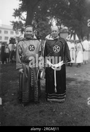 Hiram Wesley Evans, magicien impérial du Ku Klux Klan et du Grand Dragon du Kansas Charles H. McBrayer ca. Août 1925 Banque D'Images