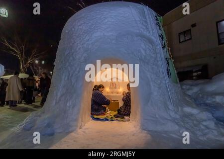 Kamakura, festival d'hiver local, dôme de neige (igloo), sanctuaire du dieu de l'eau, ville de Yokote, Akita, Tohoku, Japon, Asie de l'est, Asie Banque D'Images