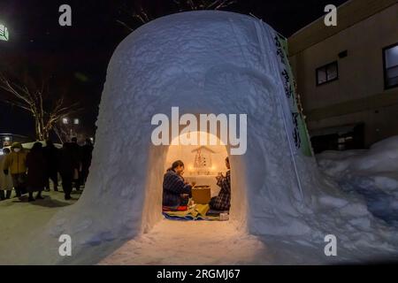 Kamakura, festival d'hiver local, dôme de neige (igloo), sanctuaire du dieu de l'eau, ville de Yokote, Akita, Tohoku, Japon, Asie de l'est, Asie Banque D'Images