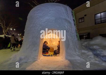 Kamakura, festival d'hiver local, dôme de neige (igloo), sanctuaire du dieu de l'eau, ville de Yokote, Akita, Tohoku, Japon, Asie de l'est, Asie Banque D'Images