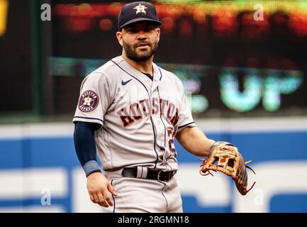 Baltimore, États-Unis. 10 août 2023. BALTIMORE, Maryland - 10 AOÛT : Jose Altuve (27), deuxième joueur de baseball des Astros de Houston, lors d'un match de MLB entre les Orioles de Baltimore et les Astros de Houston, le 10 août 2023, à Orioles Park à Camden yards, à Baltimore, Maryland. (Photo de Tony Quinn/SipaUSA) crédit : SIPA USA/Alamy Live News Banque D'Images