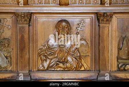 Panneau de stalle de chœur en bois sculpté par le sculpteur galicien Mateo de Prado Monastère San Martiño Pinario Santiago de Compostela Galice Espagne Banque D'Images