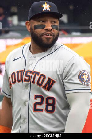 Baltimore, États-Unis. 10 août 2023. BALTIMORE, Maryland - 10 AOÛT : Jon Singleton, premier joueur de baseball des Astros de Houston (28) avant un match de MLB entre les Orioles de Baltimore et les Astros de Houston, le 10 août 2023, à Orioles Park à Camden yards, à Baltimore, Maryland. (Photo de Tony Quinn/SipaUSA) crédit : SIPA USA/Alamy Live News Banque D'Images