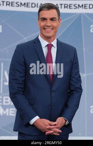 Pedro Sanchez, Premier ministre espagnol et leader du PSOE, et Alberto Nunez Feijoo, leader du Parti populaire, avant un débat préélectoral télévisé à Madrid, Espagne, le lundi 10 juillet 2023. Espagne avec la participation de : Pedro Sanchez où : Madrid, Spain quand : 10 Jul 2023 crédit : Oscar Gonzalez/WENN Banque D'Images
