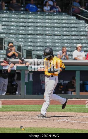 6 2023 août : Michael Stefanic (6 ans), troisième joueur de base de Salt Lake, rentre chez lui pendant le match avec El Paso Chihuahuas et Salt Lake Bees qui se tient à Smiths Field à Salt Lake UT. David Seelig/Cal Sport Medi Banque D'Images