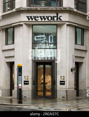 Londres, Royaume-Uni - 30 juillet 2023 ; façade de bureau WeWork Moorgate dans la ville de Londres Banque D'Images