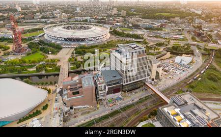 Le London Stadium est un stade extérieur polyvalent situé au Queen Elizabeth Olympic Park dans le quartier de Stratford à Londres Banque D'Images