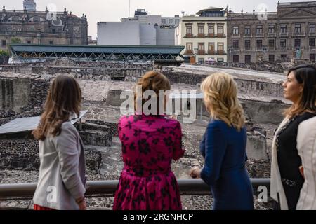 Reportage : Joe Biden et son épouse Jill Biden visitent Mexico (2023 janvier) - la première dame Jill Biden, le Dr Beatriz Gutiérrez Müller et Mme Sophie Trudeau visitent le musée archéologique Templo Mayor, le mardi 10 janvier 2023, à Mexico. Banque D'Images