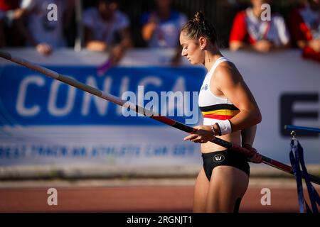 Jérusalem, Israël. 10 août 2023. La Belge Marijn Kieft photographiée lors de l’épreuve du saut à la perche des Championnats d’Europe d’athlétisme U20, jeudi 10 août 2023, à Jérusalem, Israël. Les championnats d'Europe se déroulent du 07 au 10 août. BELGA PHOTO COEN SCHILDERMAN crédit : Belga News Agency/Alamy Live News Banque D'Images